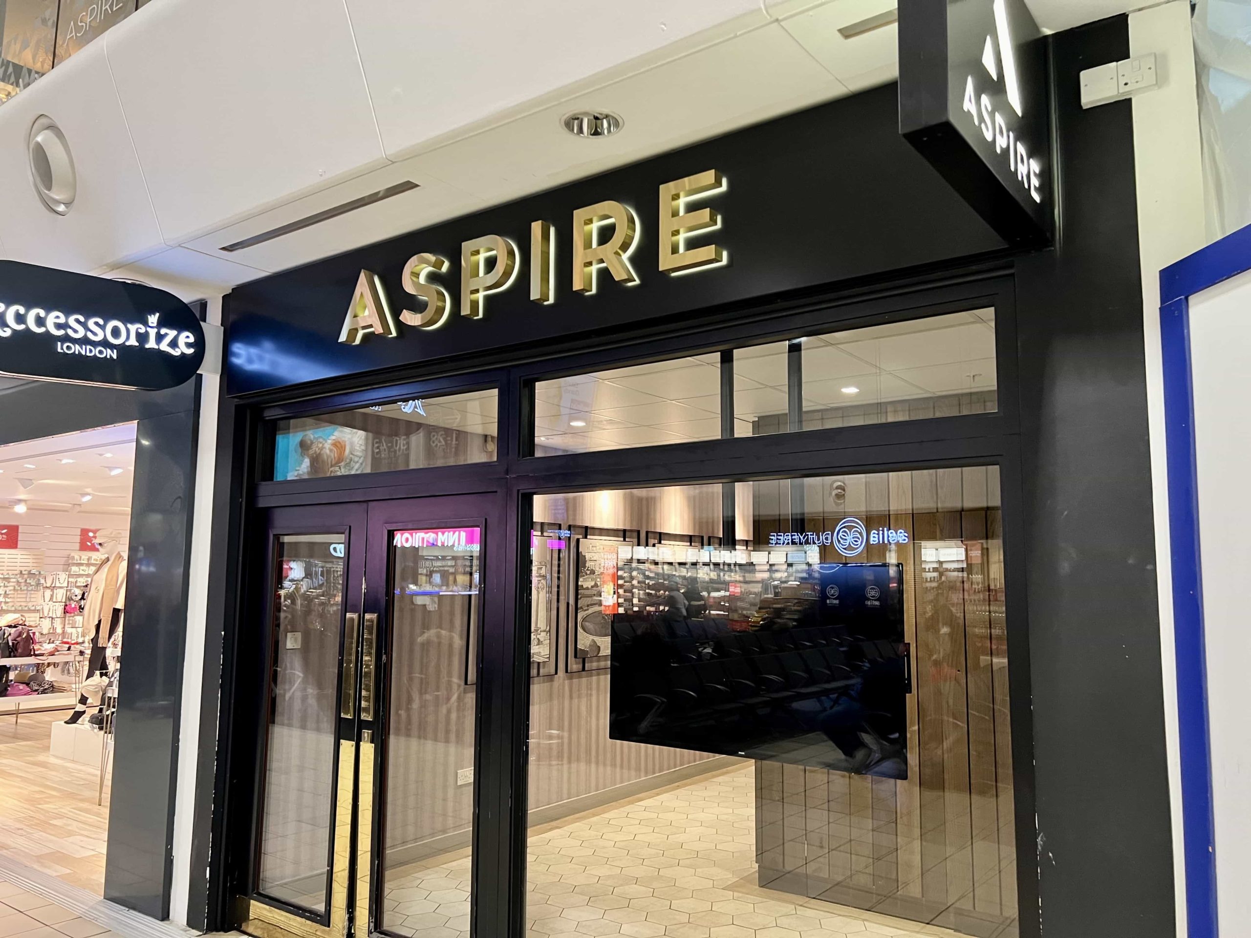 The entrance to Aspire Lounge at Luton Airport